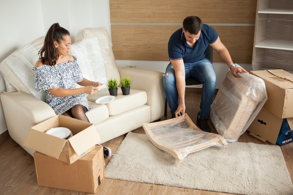 What to Pack in Your Moving Day Survival Kit – Tips from On the Move in <a href=
